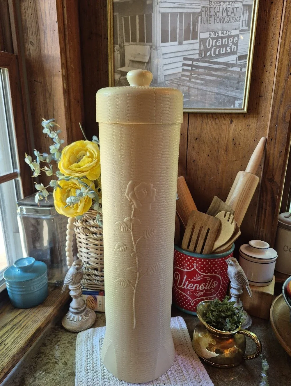 Vtg. Mid-Century Breamco Rose Blow Mold Toilet Paper Holder Faux Wicker Pattern